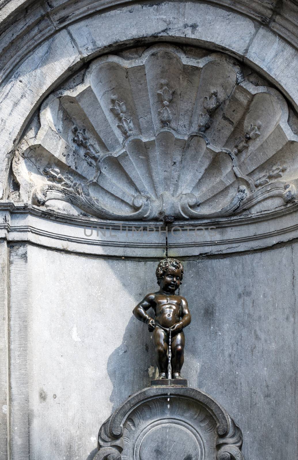 Manneken Pis (Little man Pee), a bronze sculpture in Brussels, Belgium