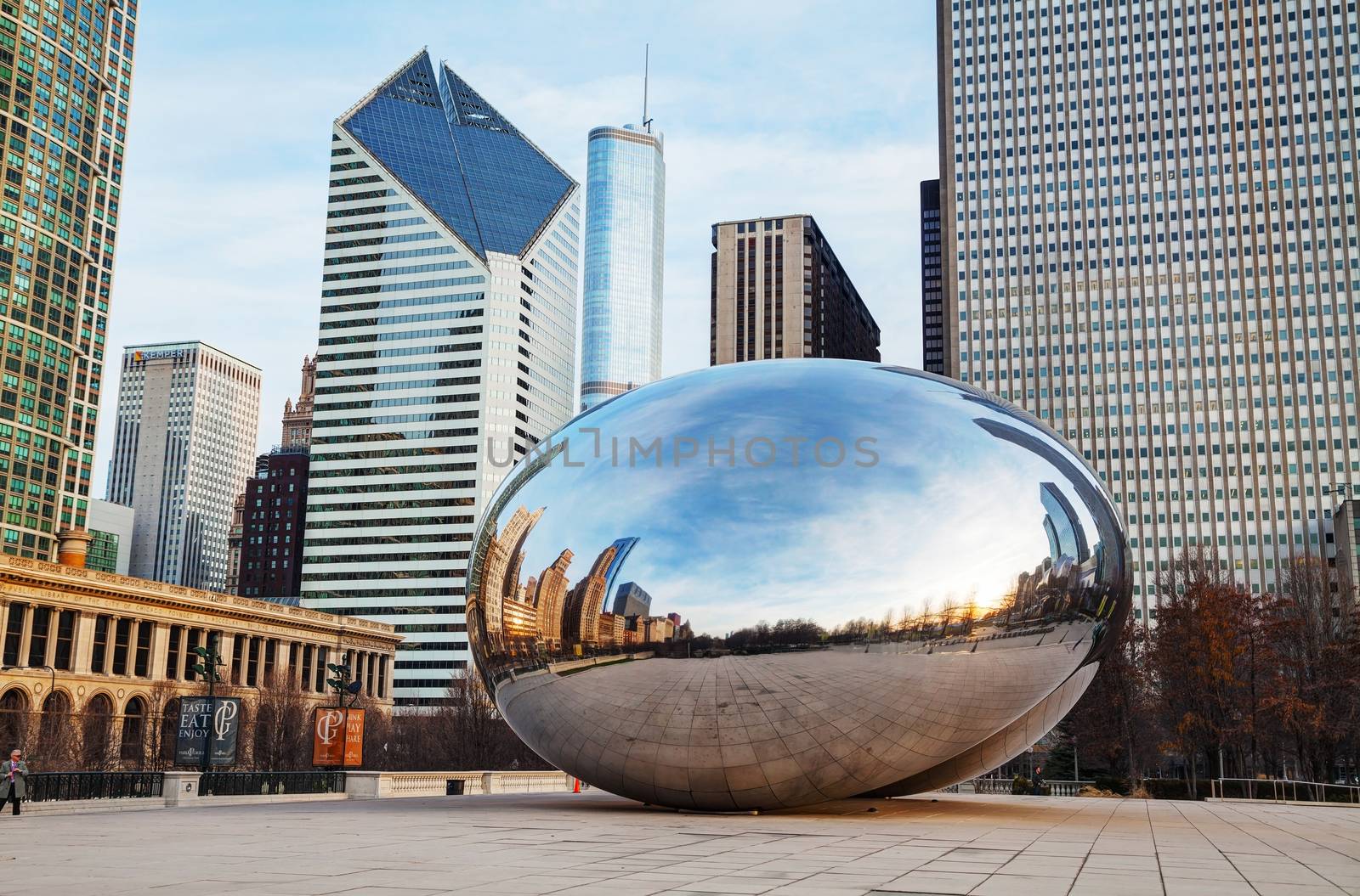 Cloud Gate sculpture in Millenium Park by AndreyKr