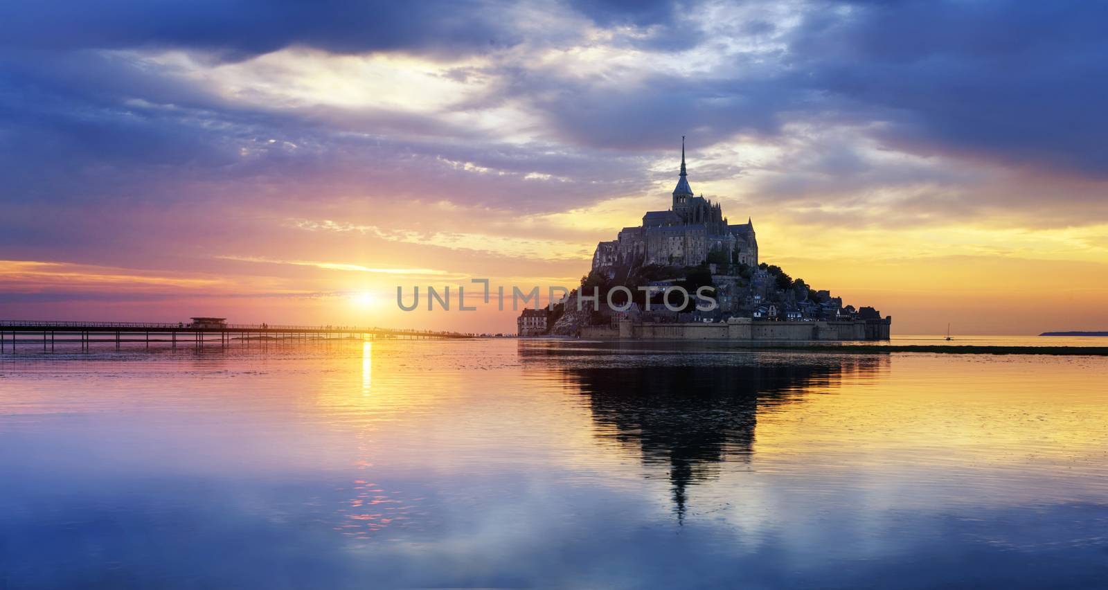 Le Mont-Saint-Michel at sunset, Normandie, Bretagne, France, Europe