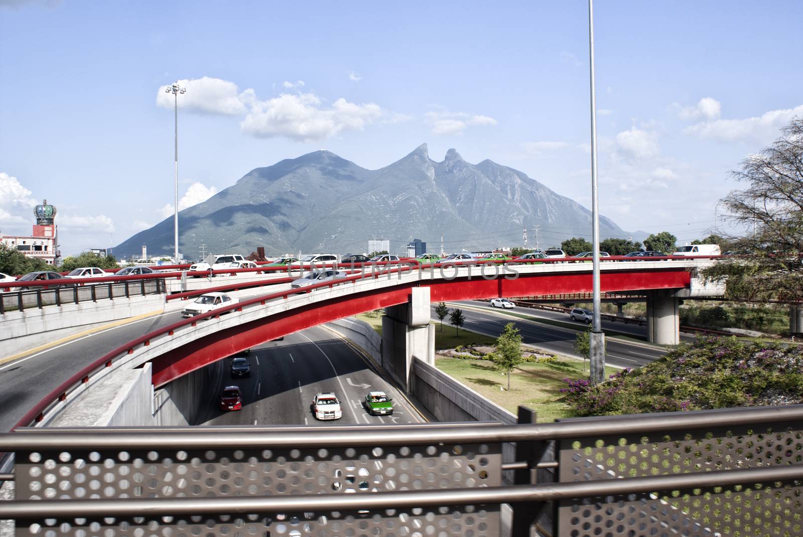 Photograph of the city of Monterrey Mexico and its characteristic "Cerro de la Silla" mountain