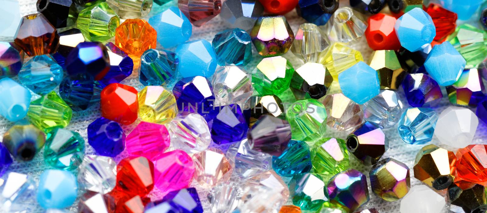Glass beads  by Nneirda