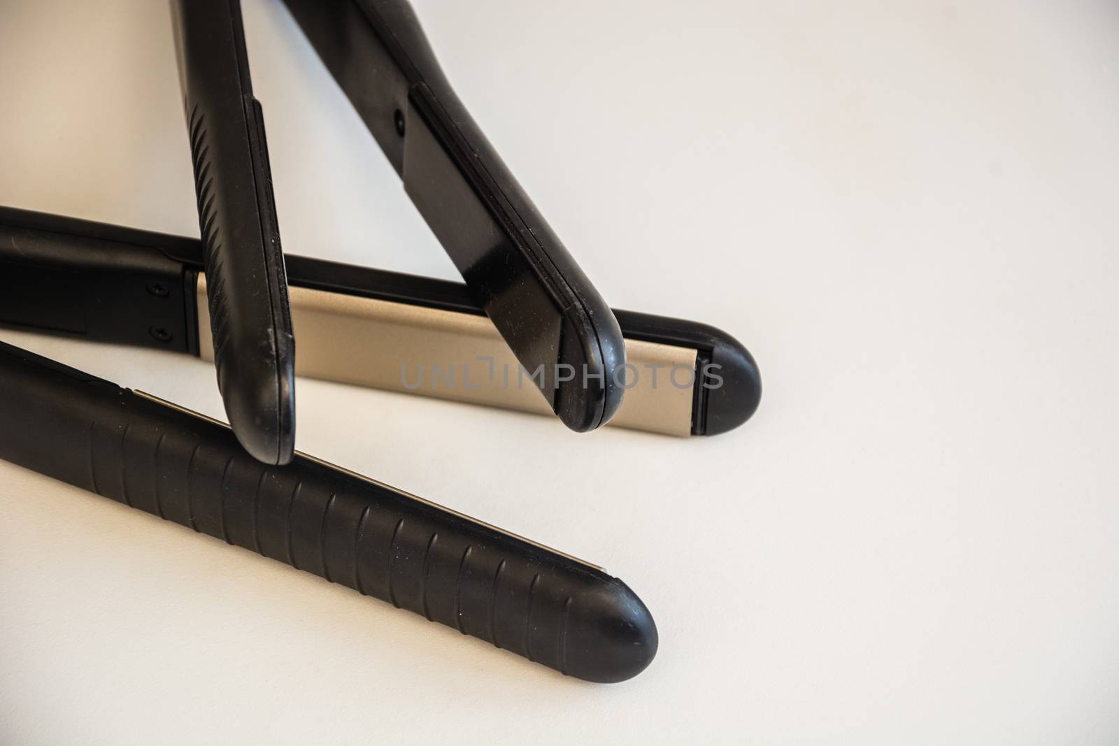 black and modern hair straightener