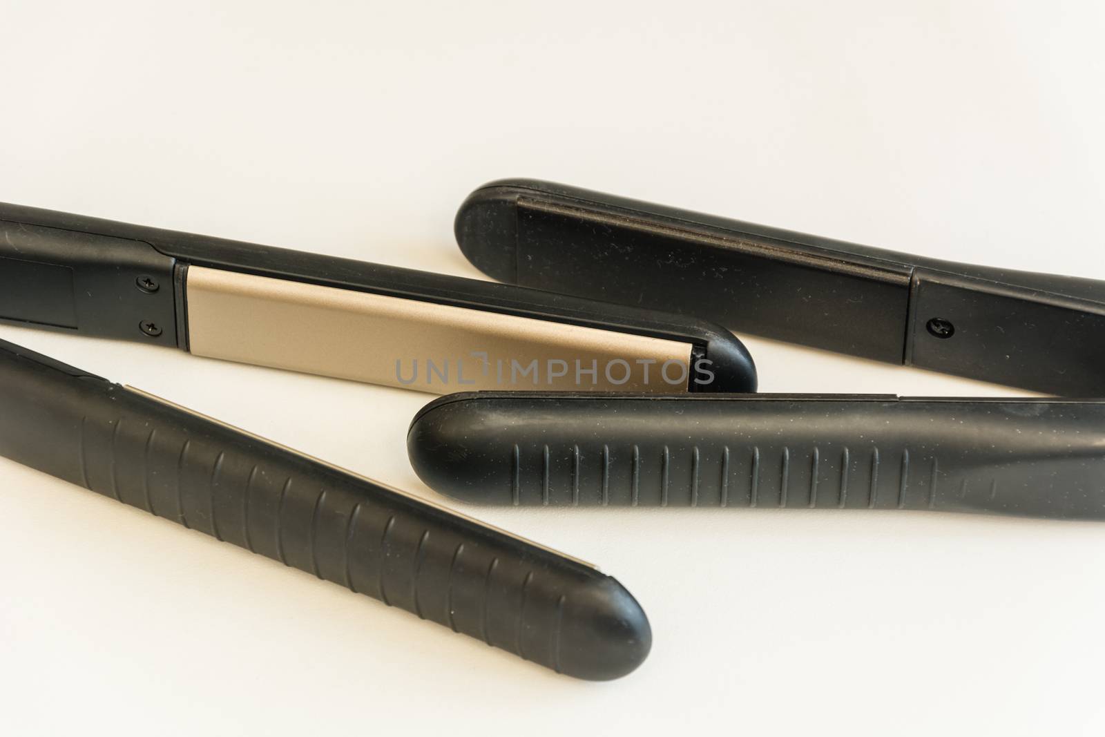 black and modern hair straightener