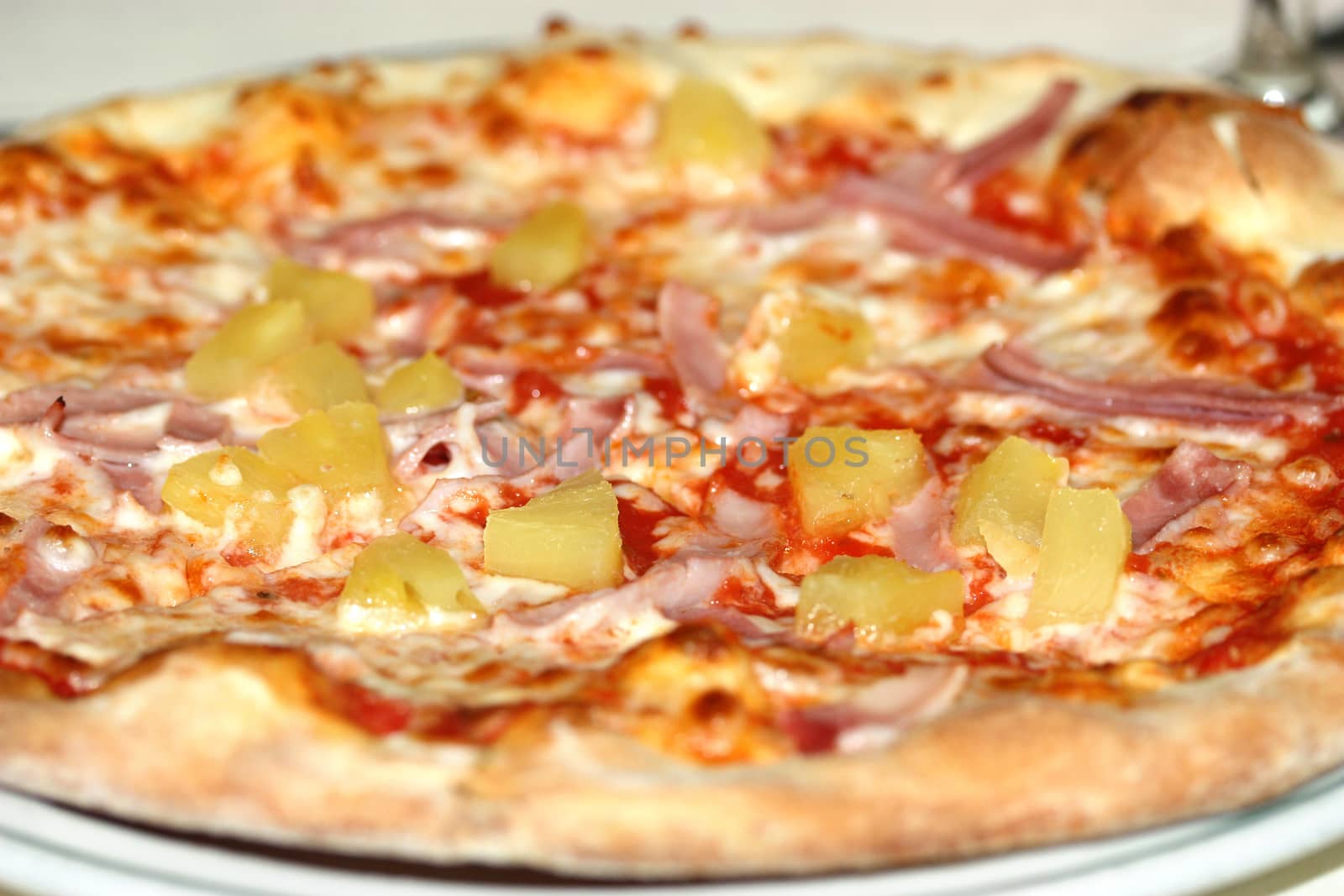 Hawaiian Pizza by ziss