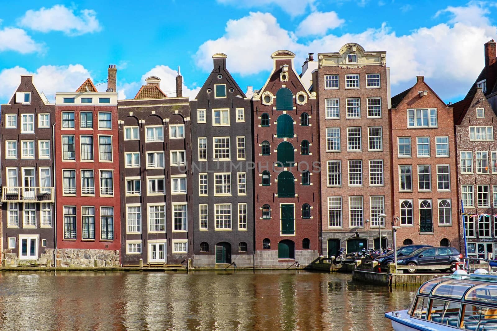 Traditional old buildings in Amsterdam, the Netherlands by ziss
