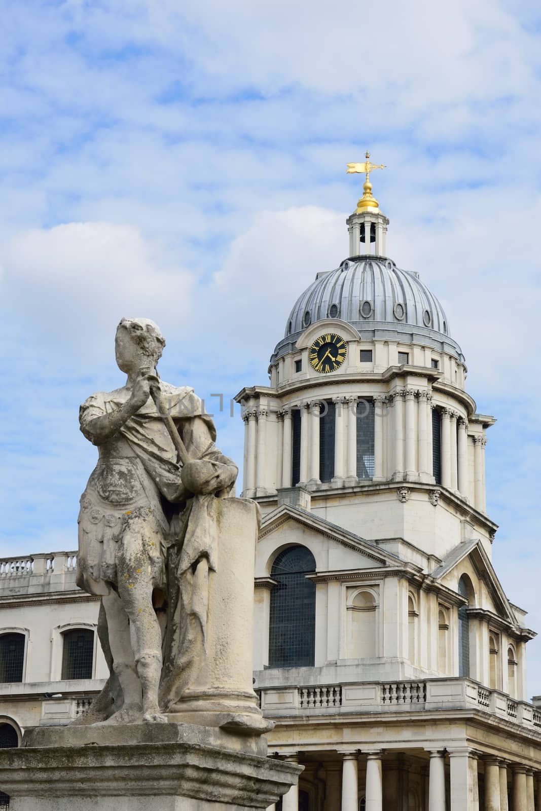 Greenwich Naval College and  statue by pauws99