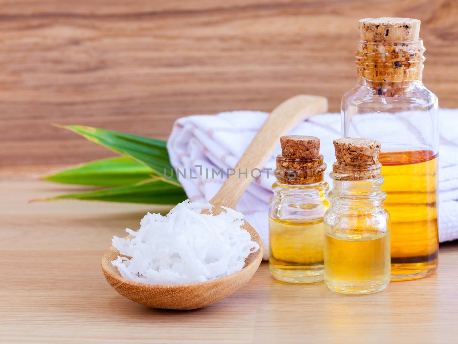 Natural Spa Ingredients . - Coconut essential Oil for alternativ by kerdkanno