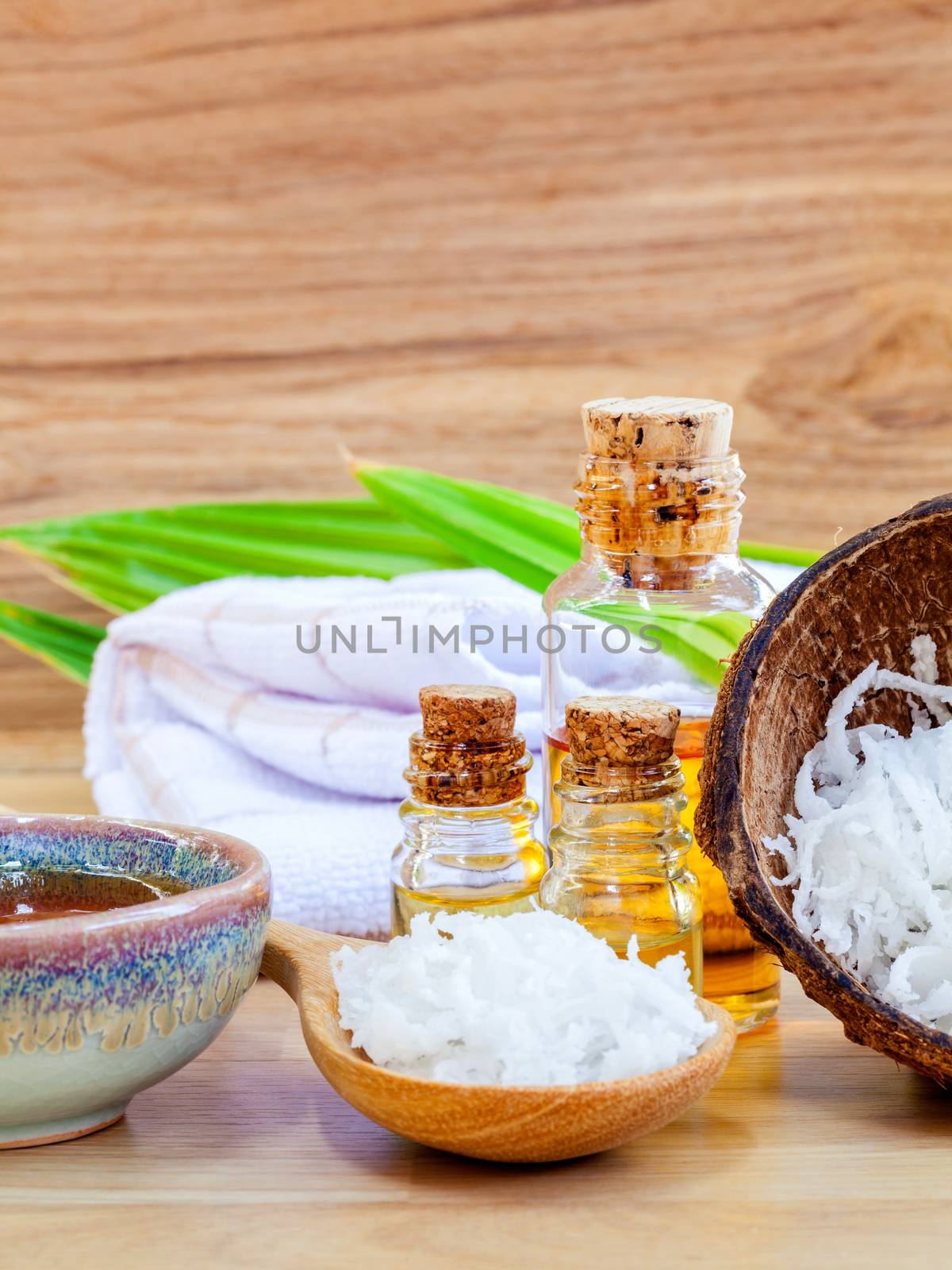 Natural Spa Ingredients . - Coconut essential Oil for alternativ by kerdkanno