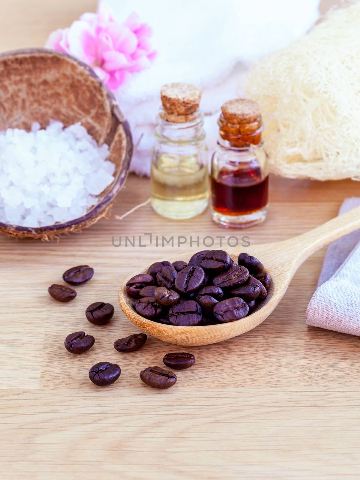 Natural Spa Ingredients . - Aromatic spa coffee beans with sea salt .