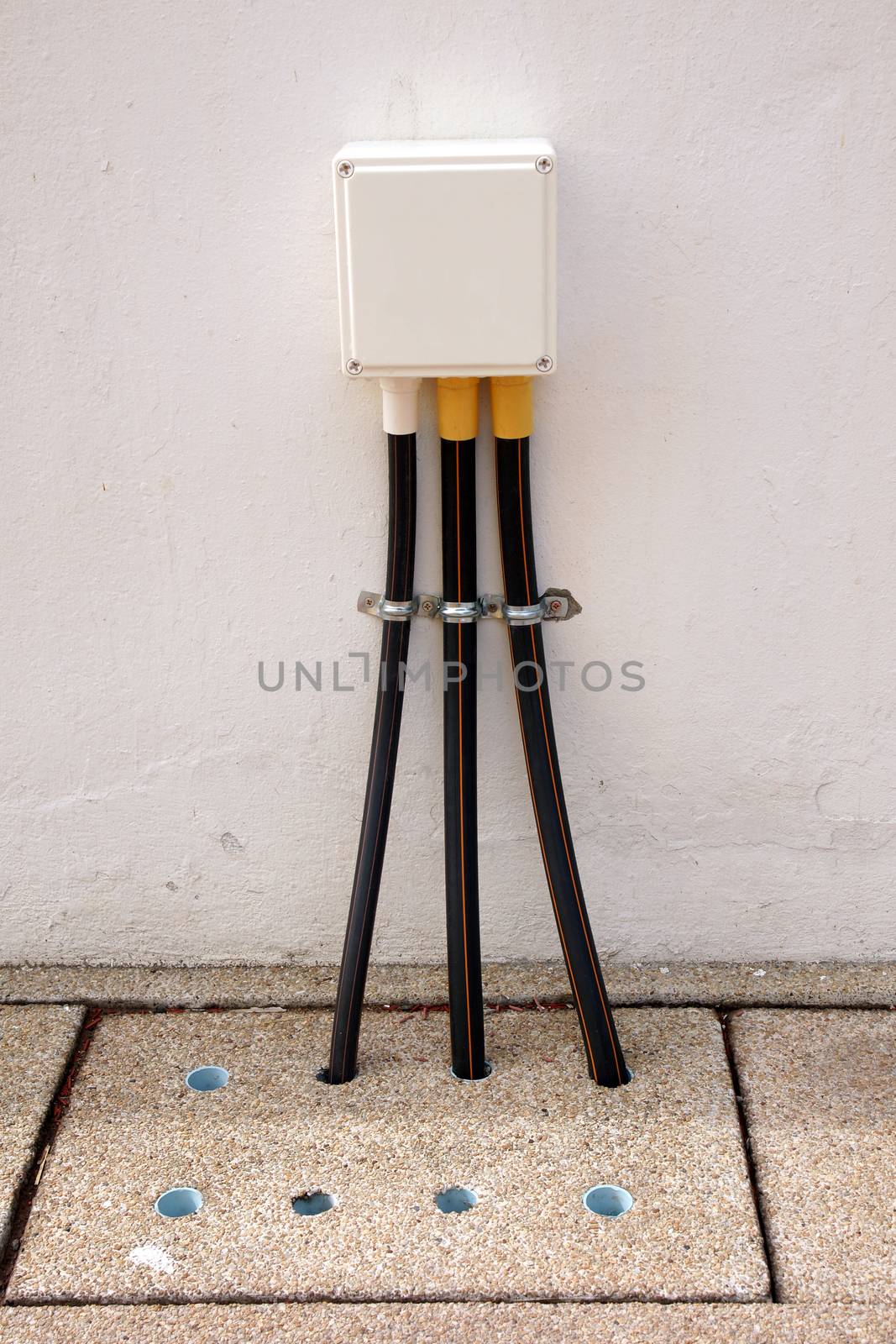 Safety outdoor electric outlet box