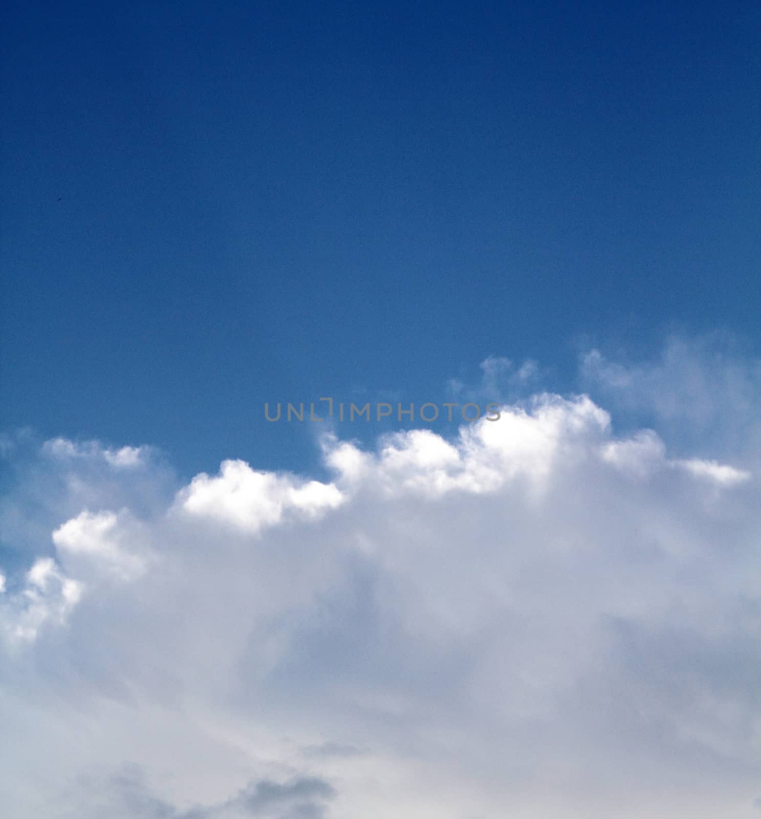 View white cloud with blue sky background