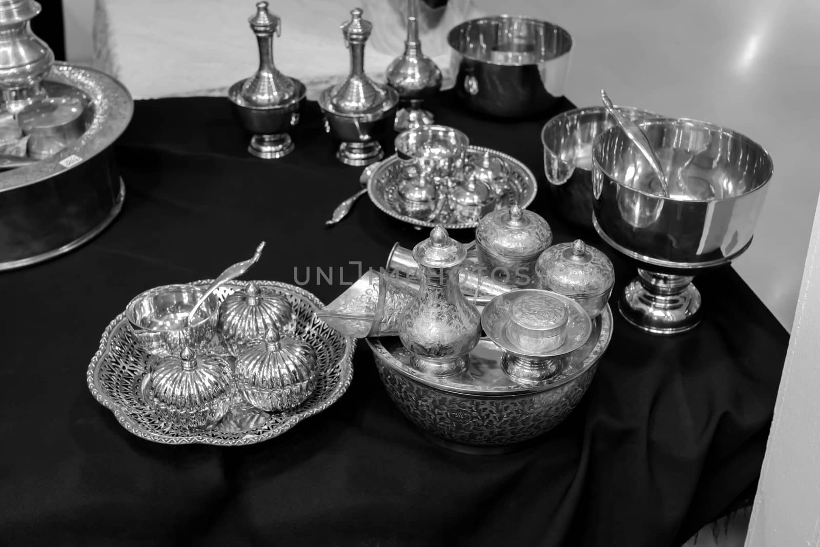 silverware black and white