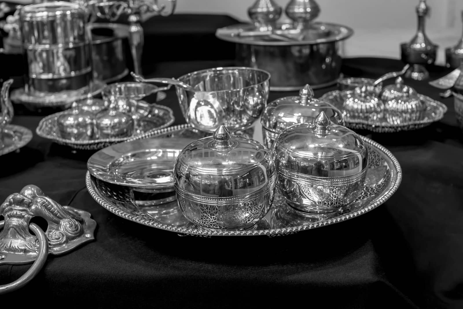 silverware black and white