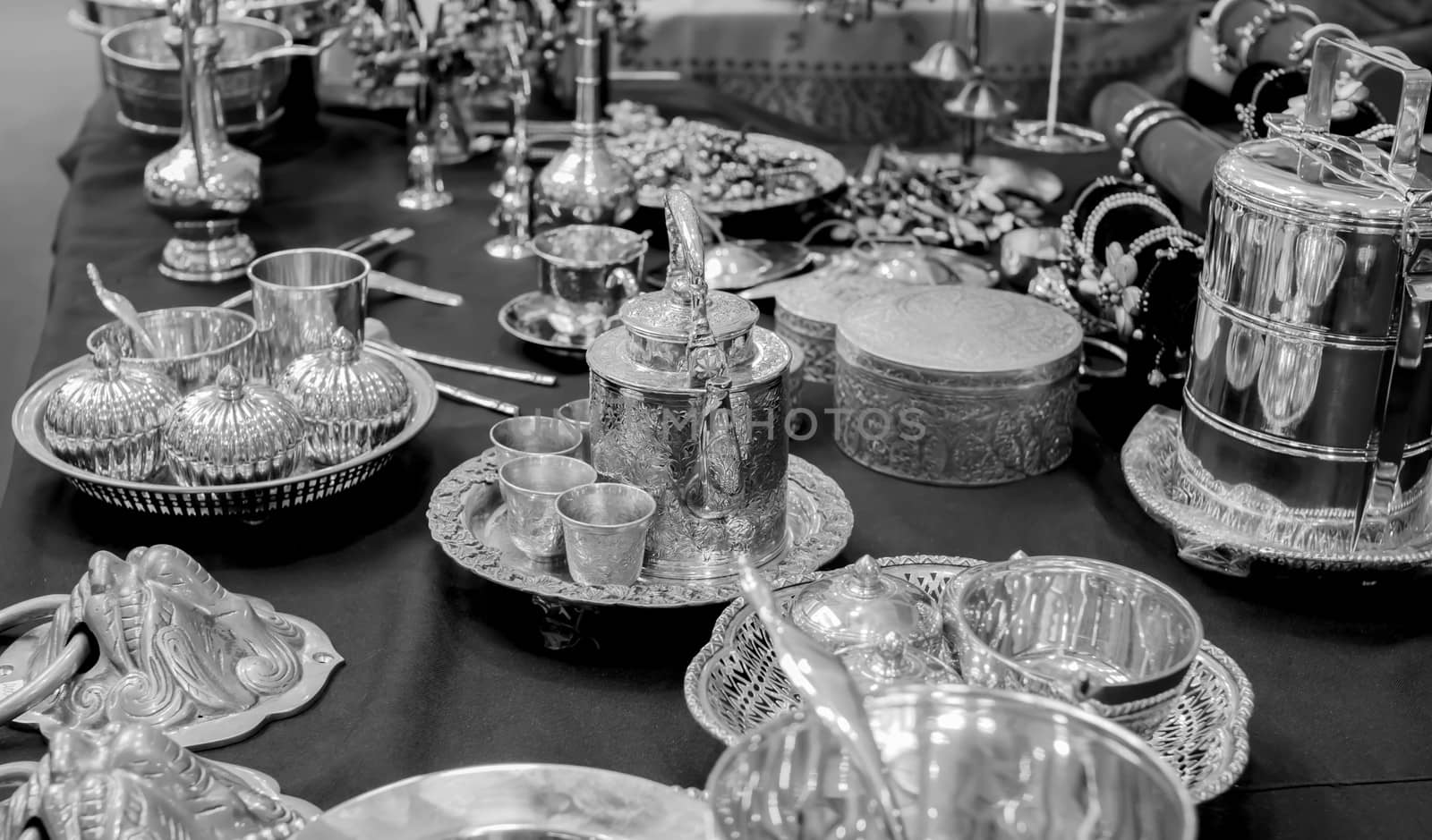 silverware black and white