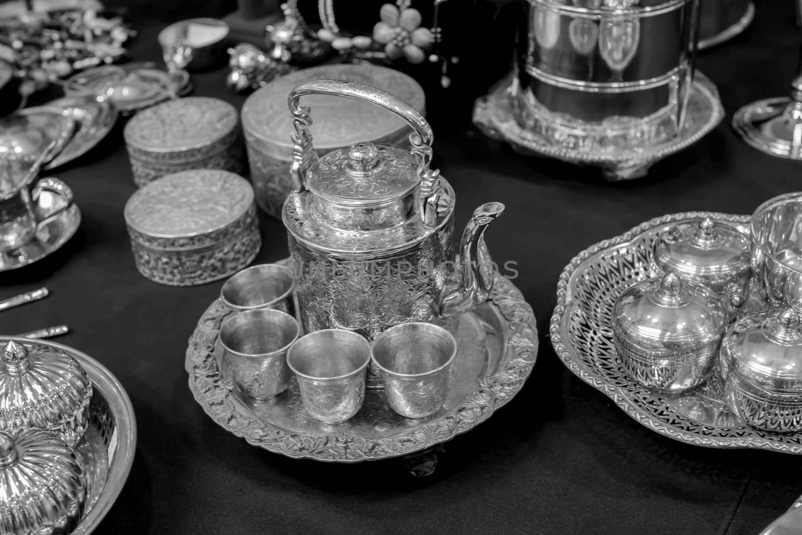 silverware black and white