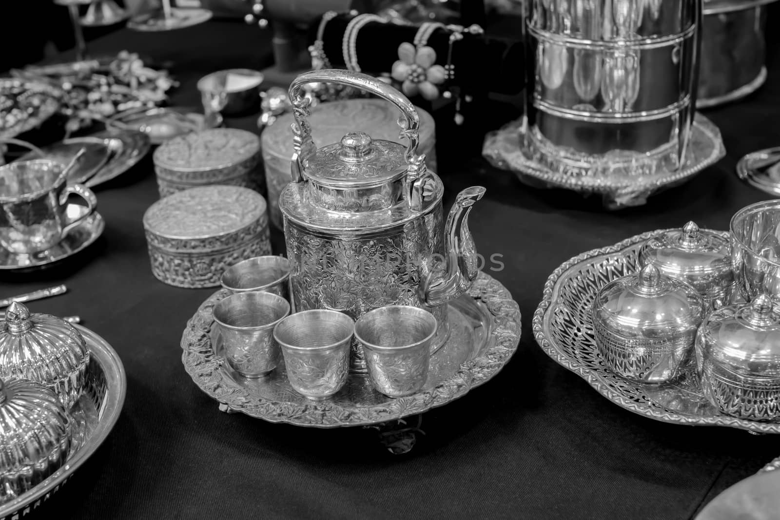 silverware black and white