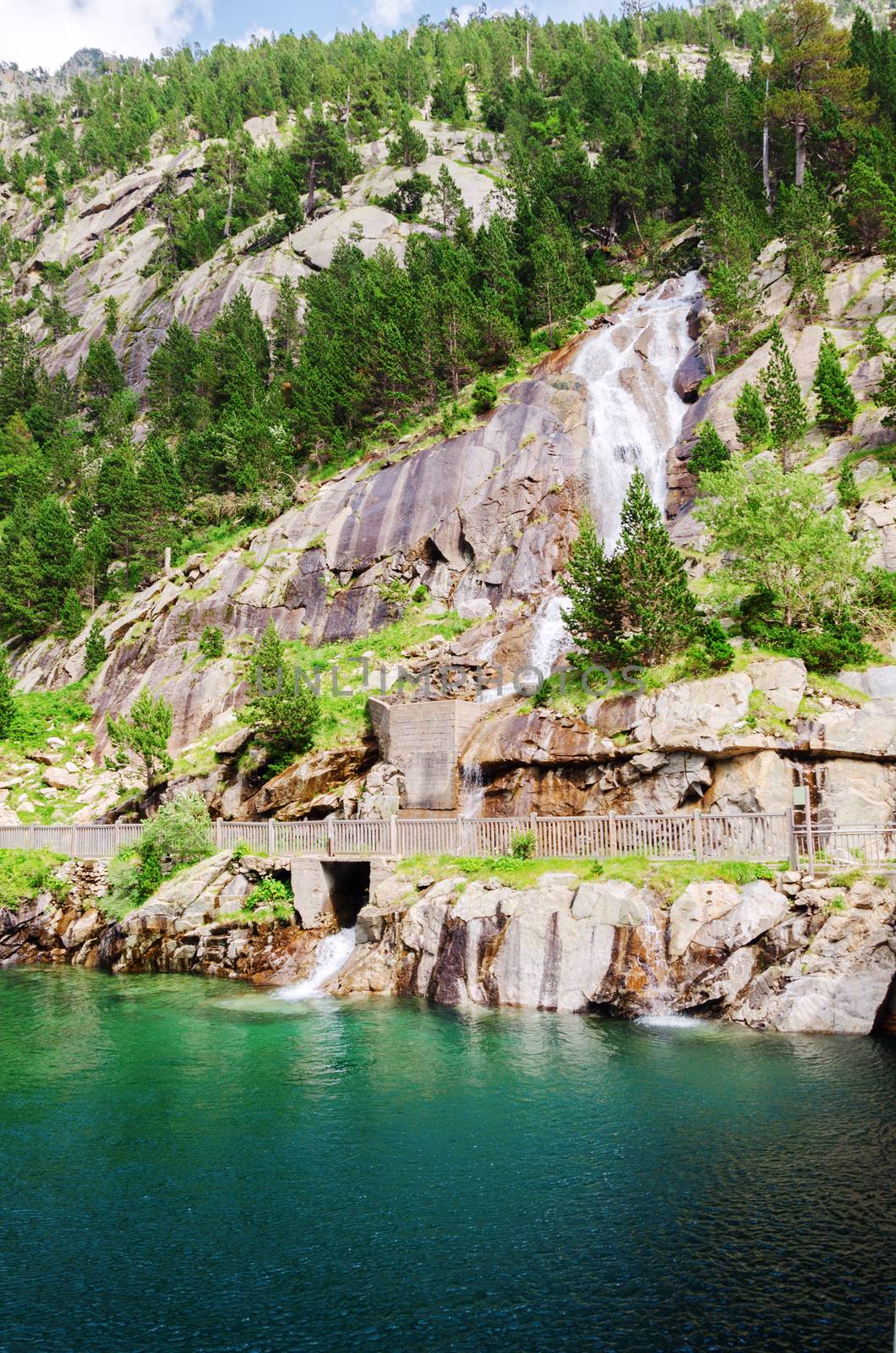 A picture from the river at Pyrenees mountians