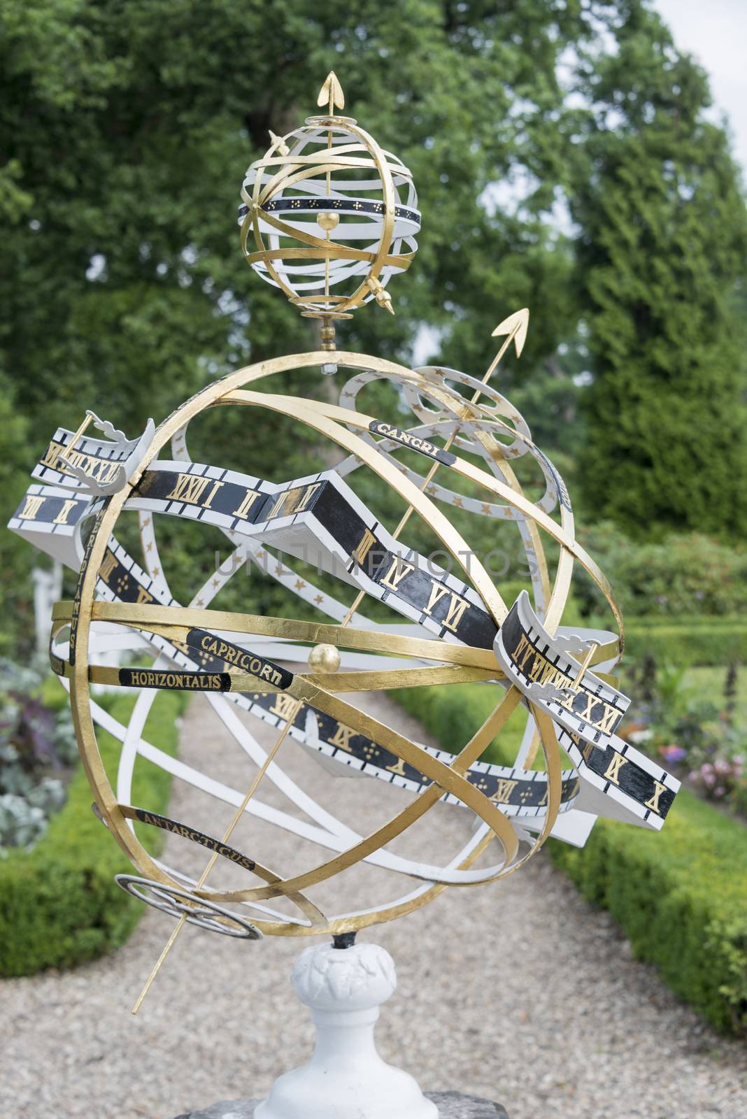 sundial in big englisch garden