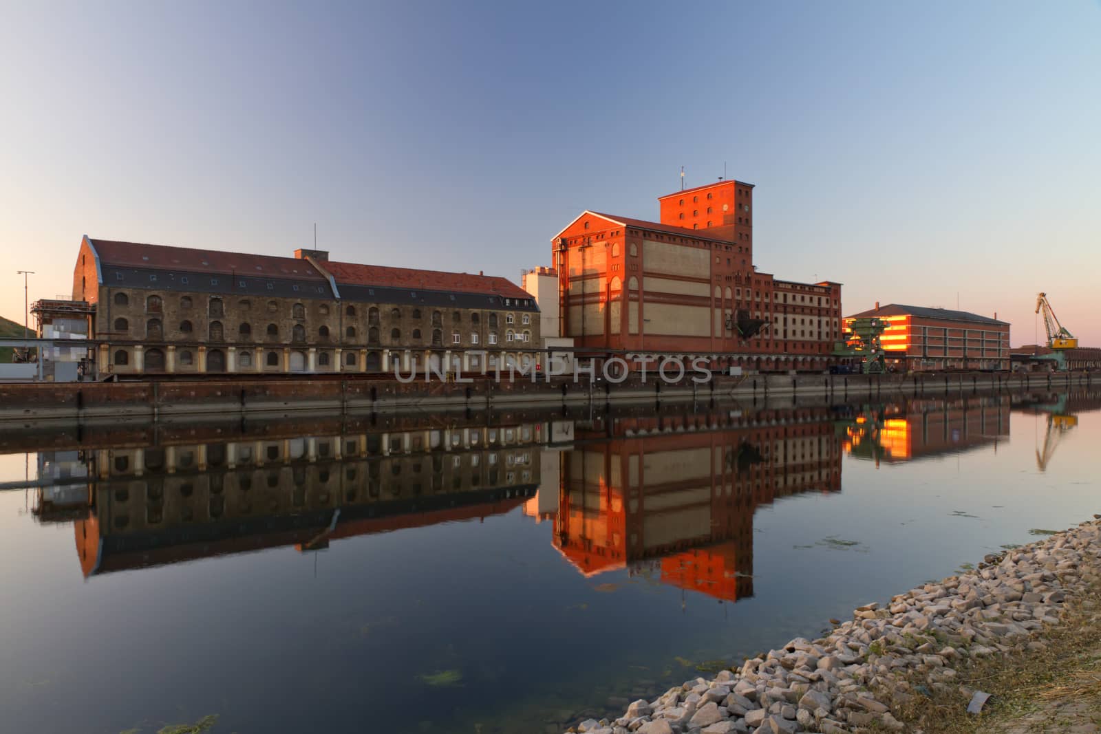 Factory at Rheinhafen, Karlsruhe, Germany by fisfra