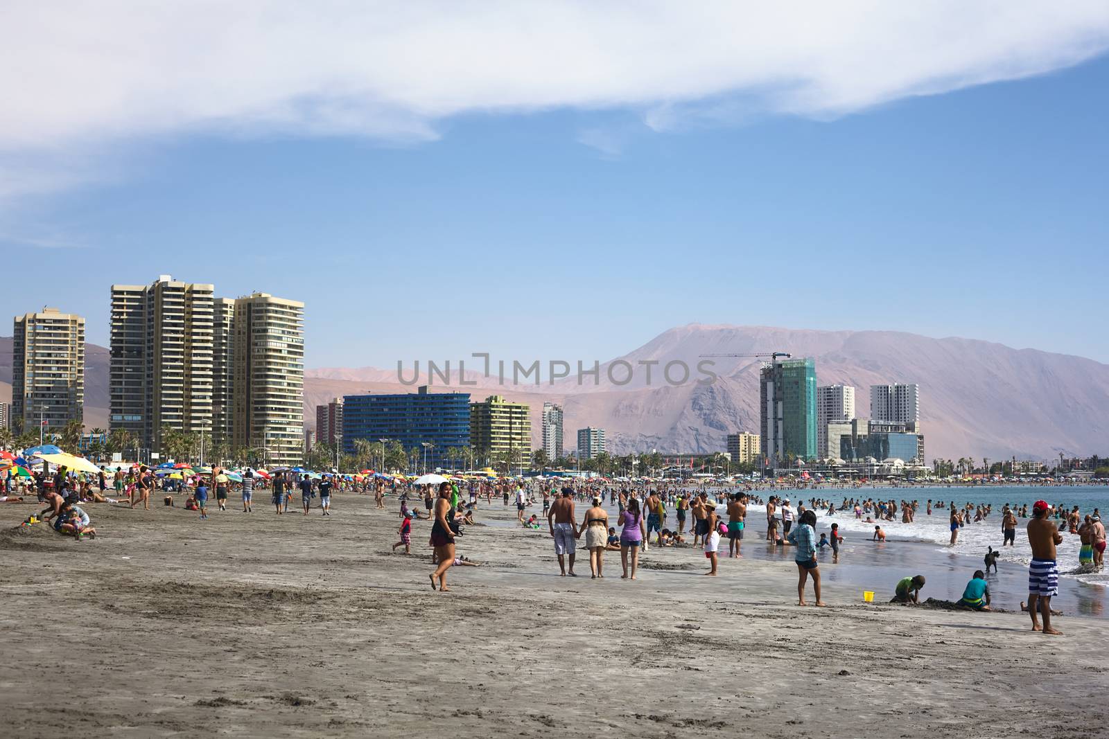 Cavancha Beach in Iquique, Chile by ildi