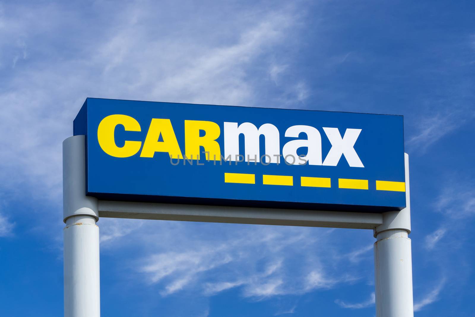 LOS ANGELES, CA/USA - JULY 11, 2015: Carmax dealership sign and logo. CarMax is the United States' largest used-car retailer and a Fortune 500 company.