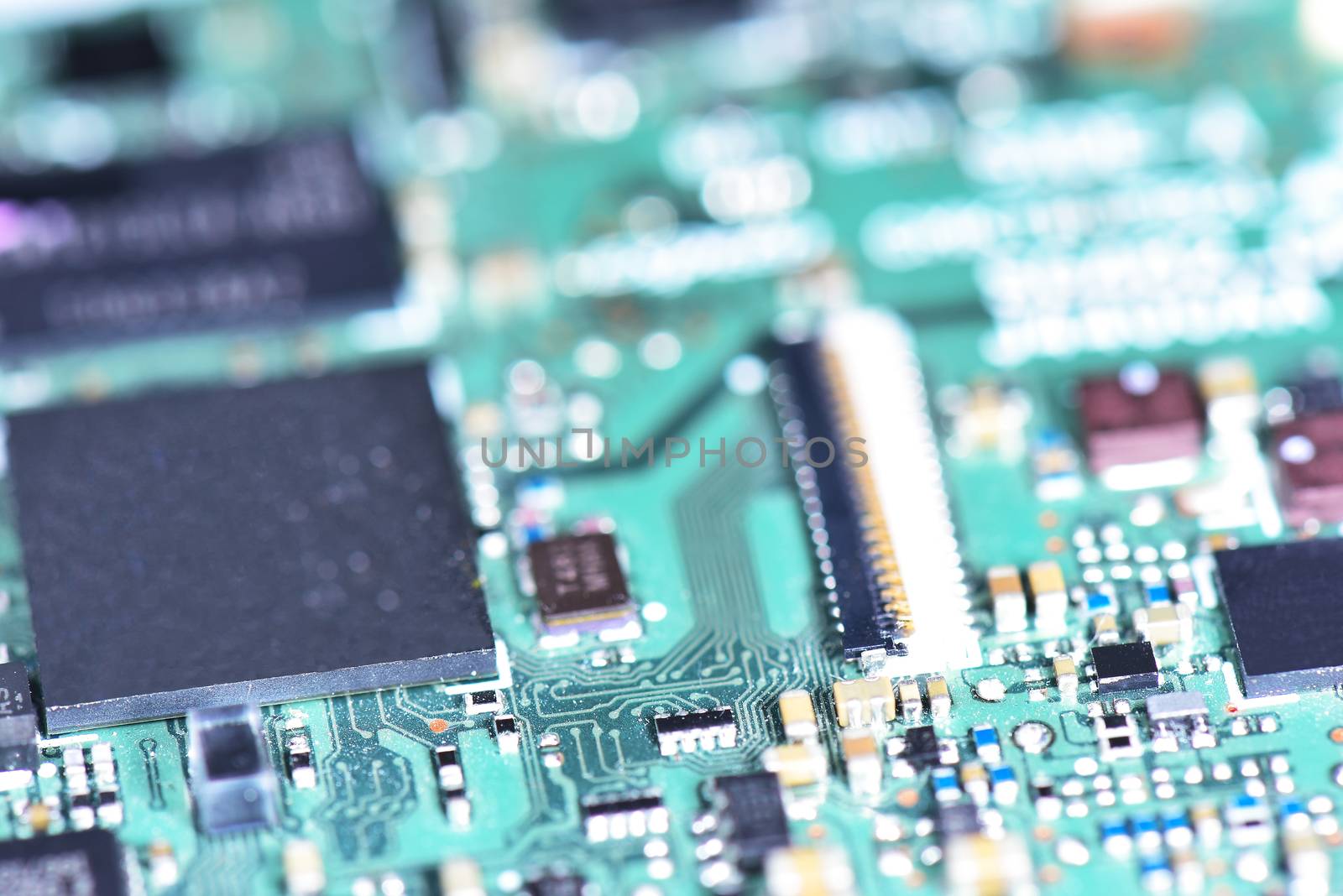 Computer chip database, microprocessor technology, selective focus