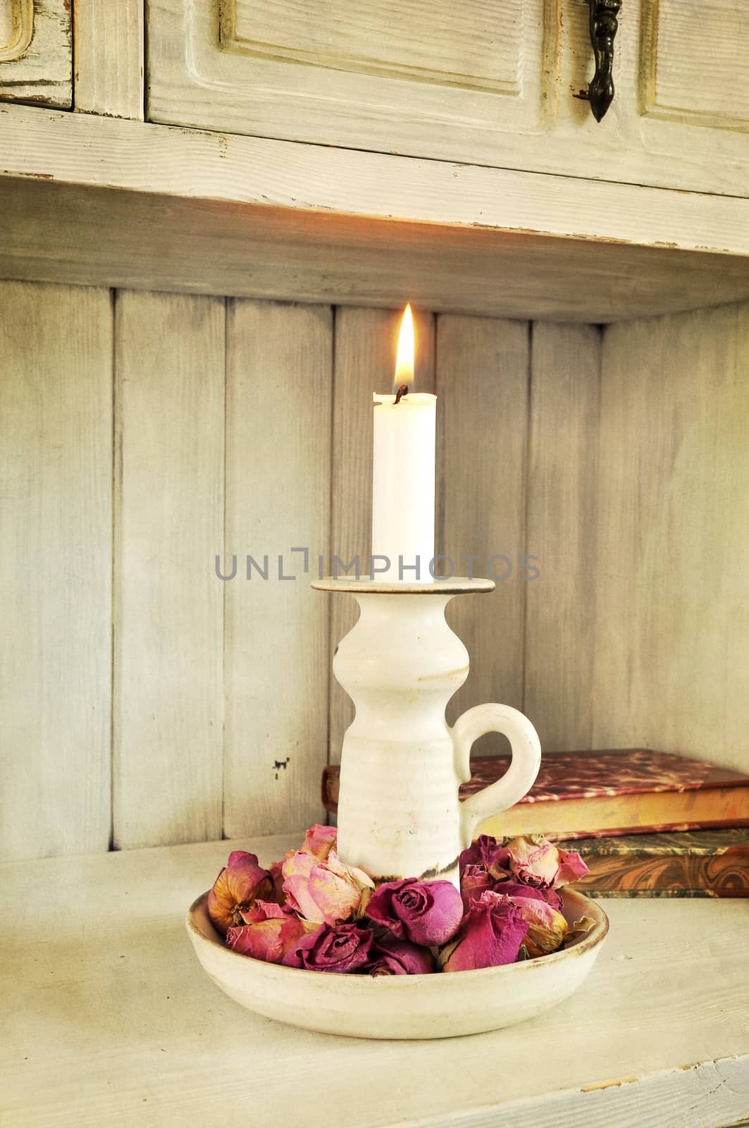 Vintage candlelight by ankihoglund