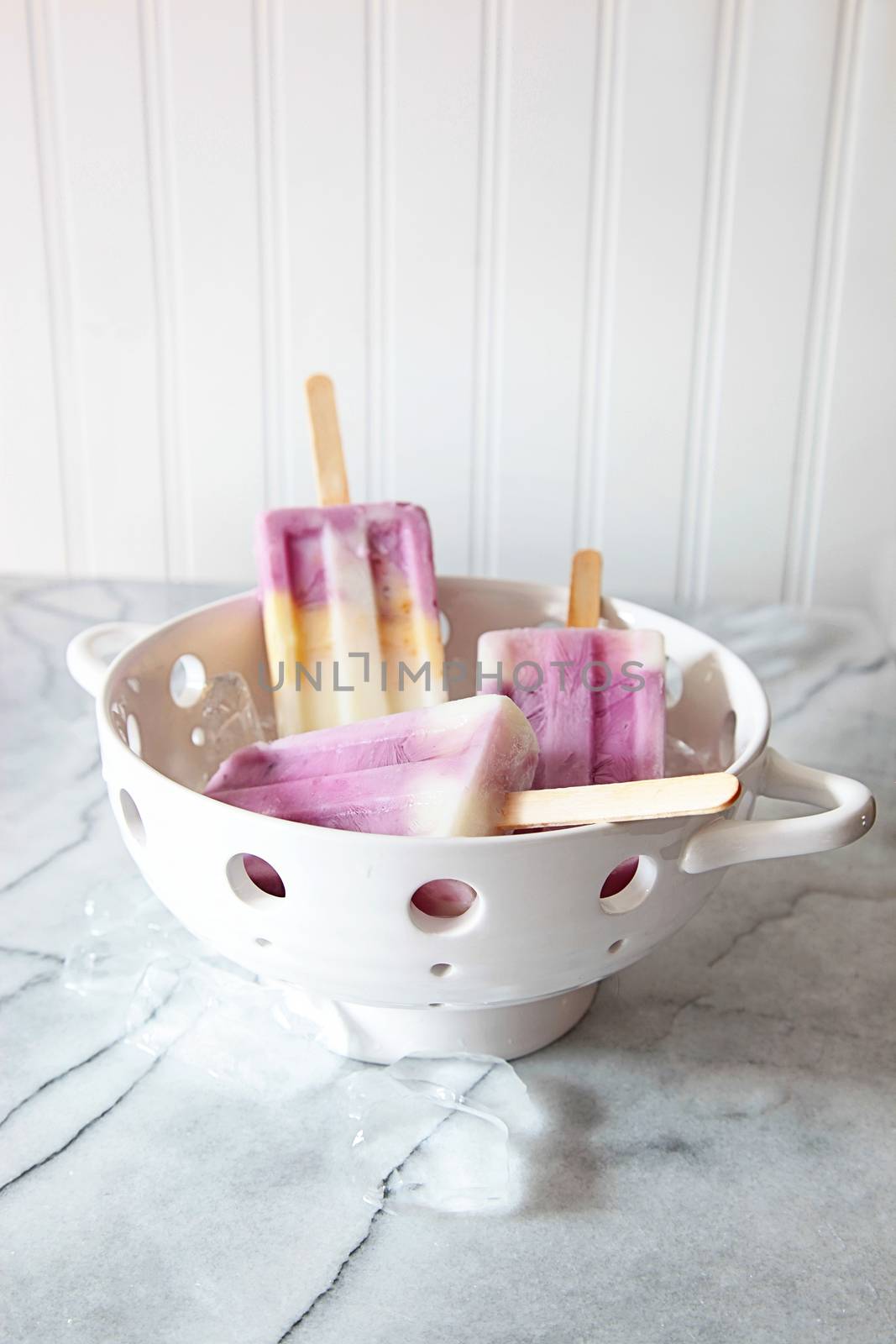 Frozen yogurt popsicles for summer by Sandralise
