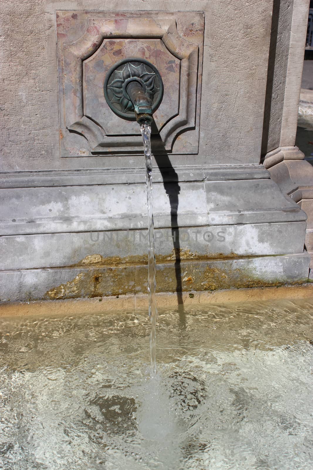 Beautiful Fountain in Aix-En-Provence by bensib