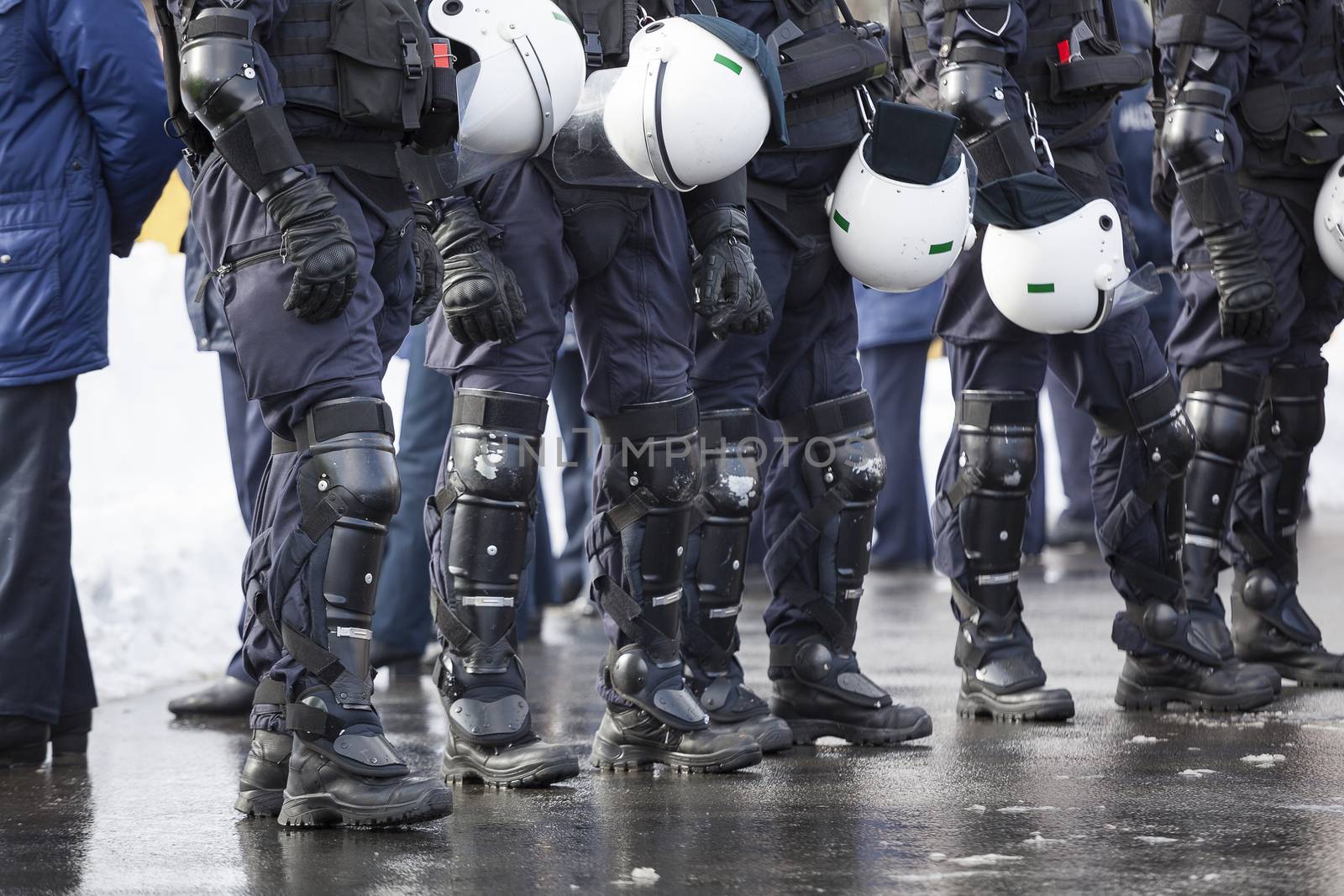 Riot Police by ints