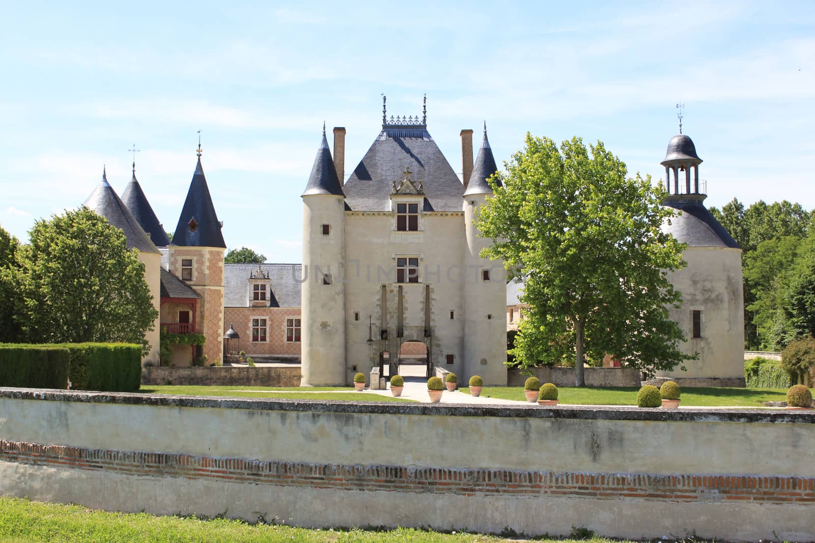 Photograph of the Castle of Chamerolles in the loiret