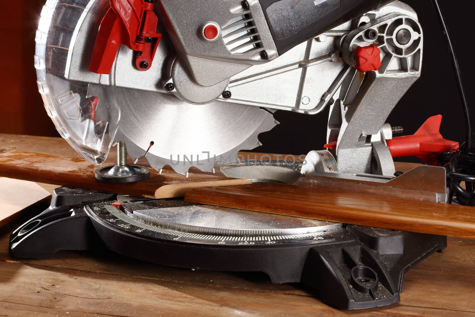  mitre saw by alexkosev