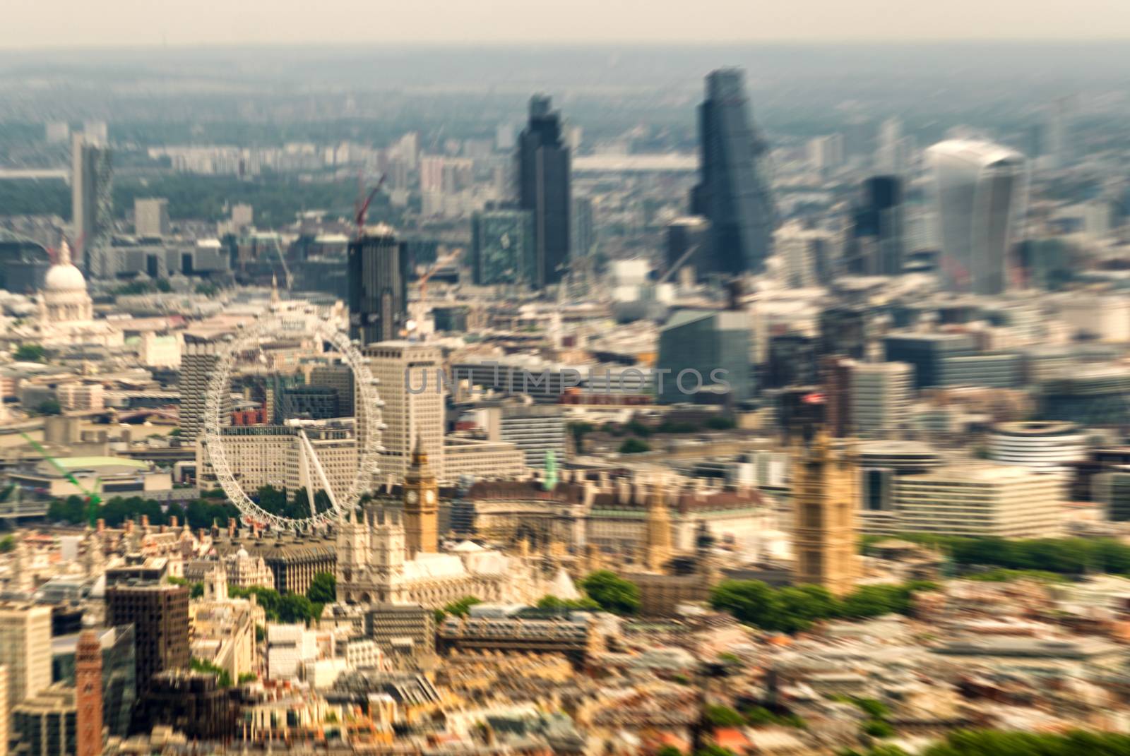 Blurred aerial view of London by jovannig
