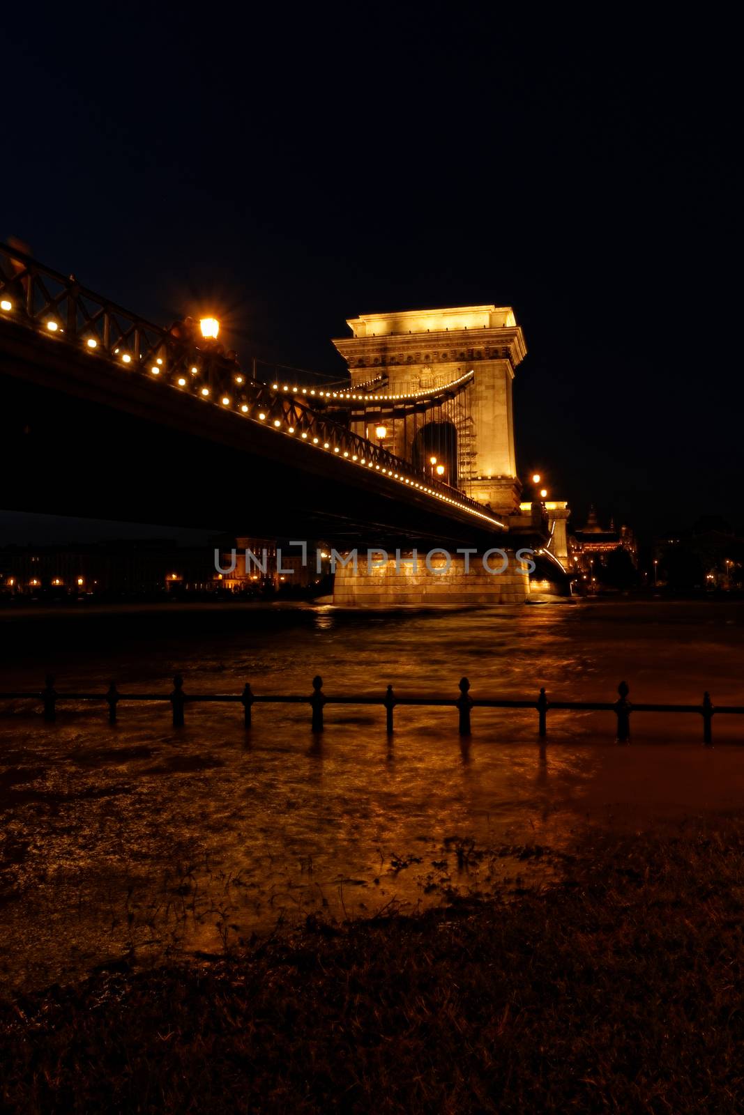 Budapest at night by Nneirda