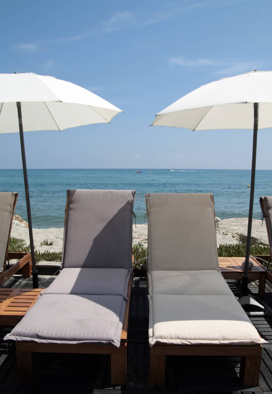 relax in front of the sea, chaise longue