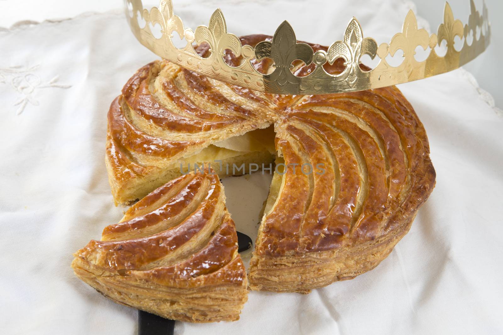 king cake with crown