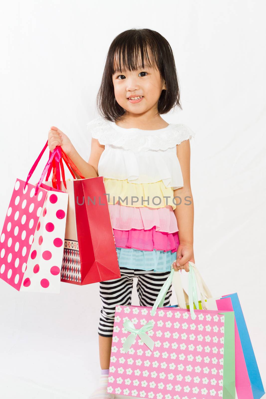 Asian Kid with shopping bag by kiankhoon