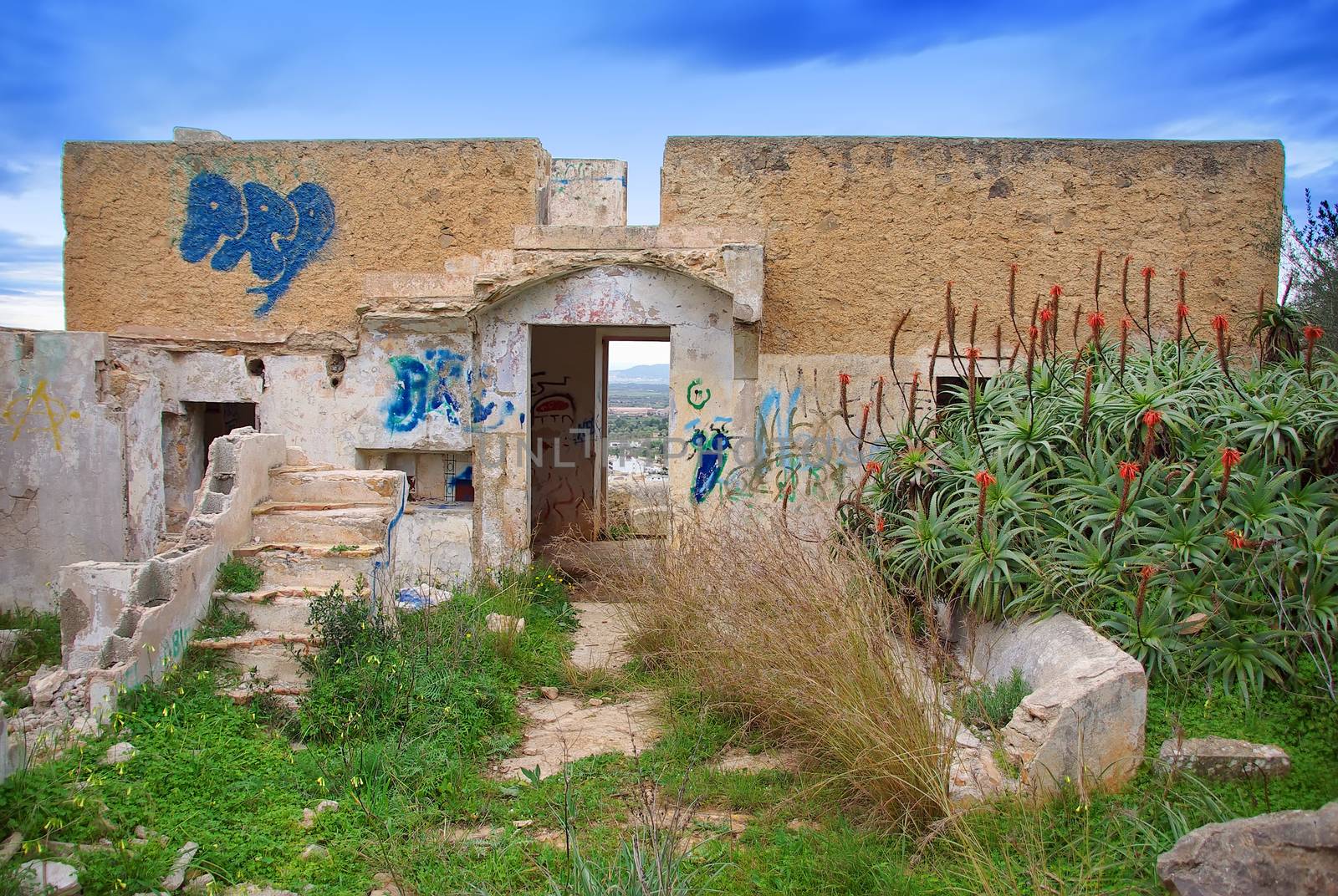 Long time abandoned and collapsed house in Spain