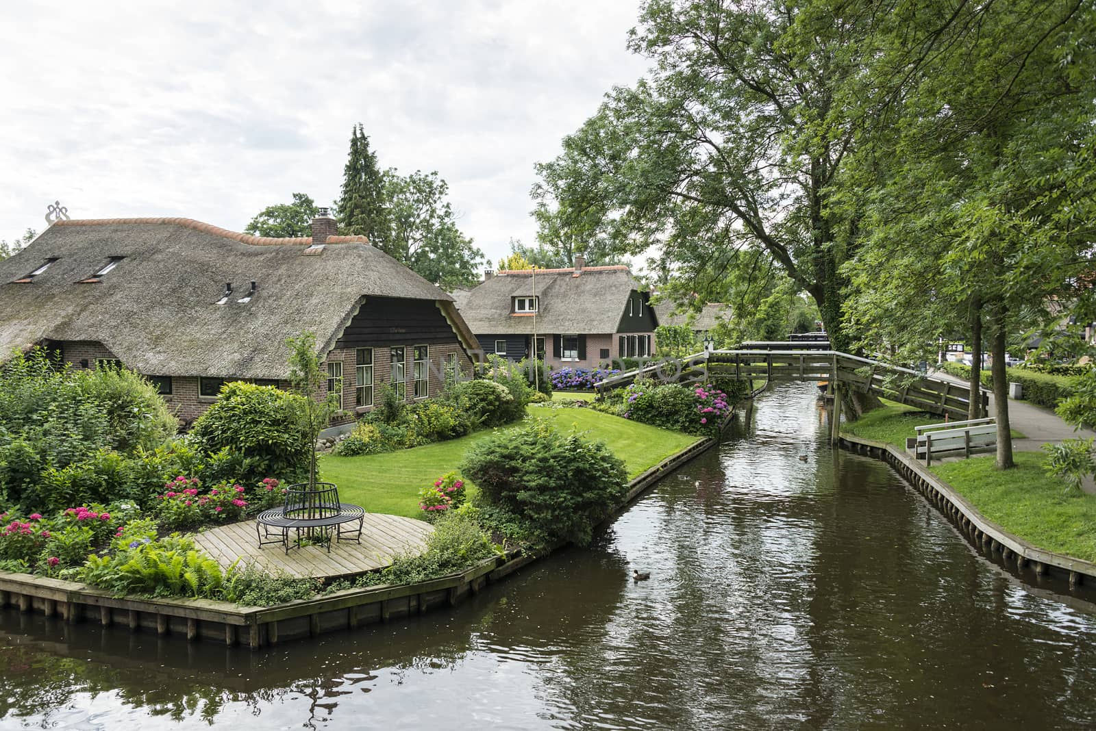 dutch venice of the north called Giethoorn by compuinfoto