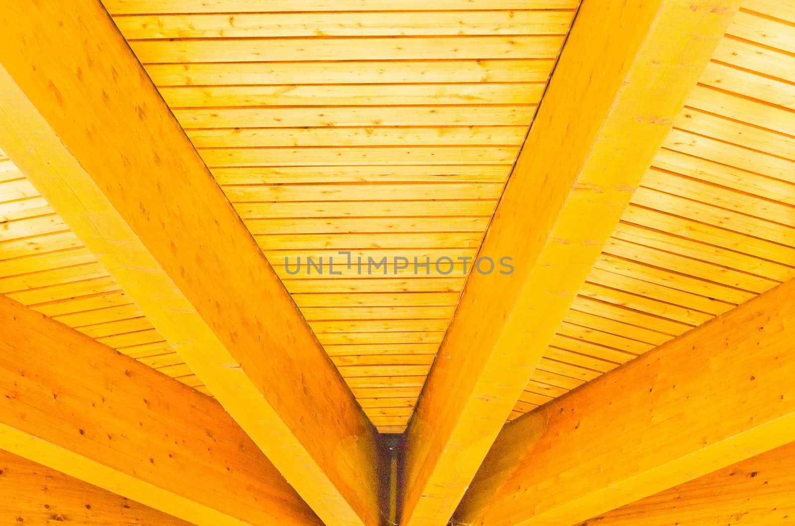 Detail roof construction with glue-laminated wood, good carpenter work. Roof trusses are load-bearing components.
