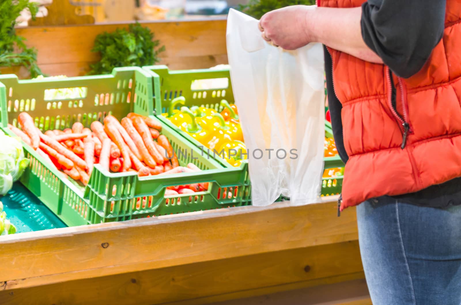Woman shopping at the local farmers market.