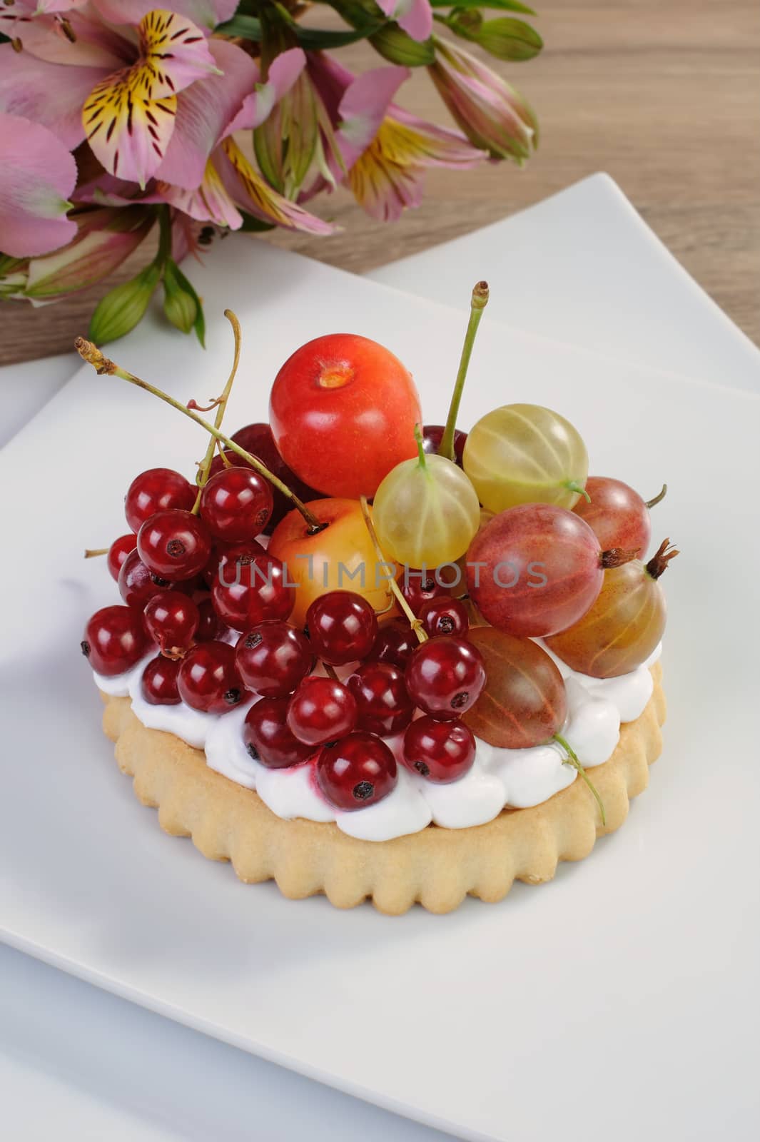 Dessert with fruits by Apolonia