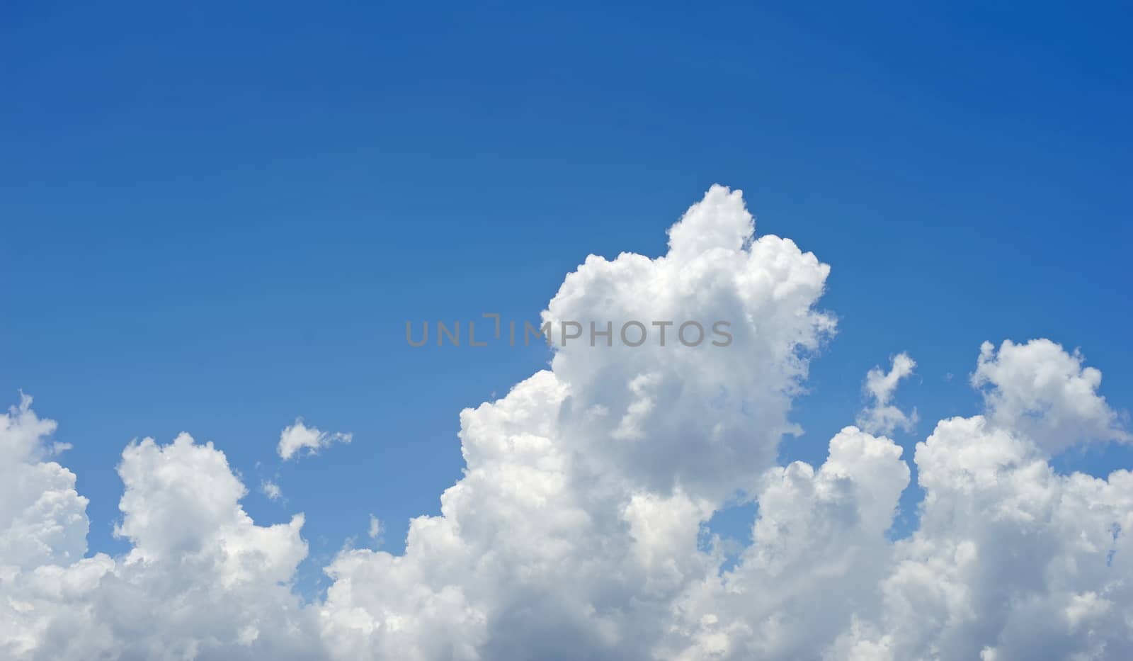 beautiful cloud on blue sky