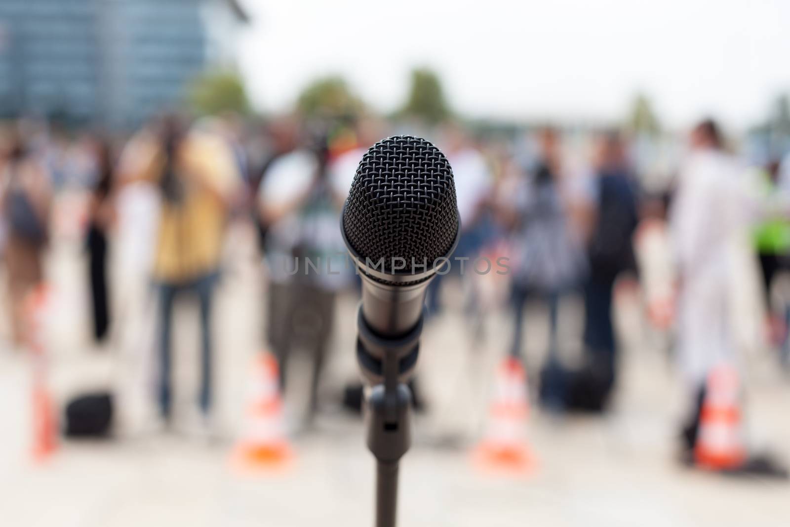 Microphone. News conference. by wellphoto