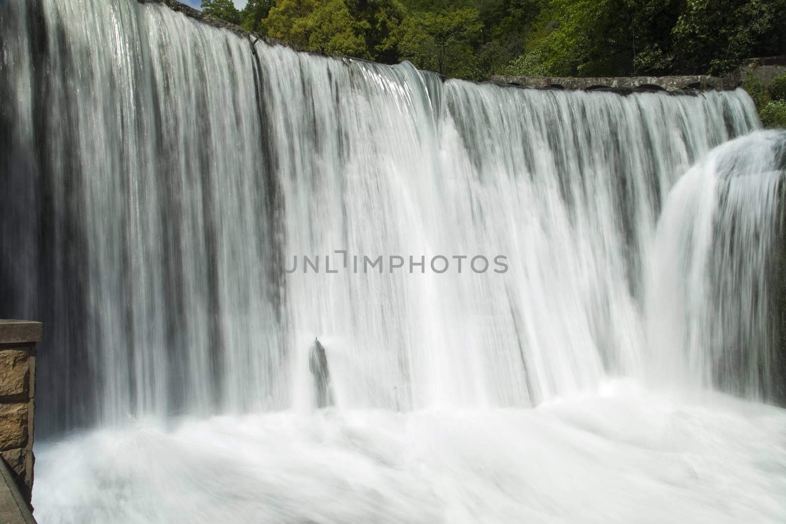 The falls in mountains rustle for all who will wish to hear