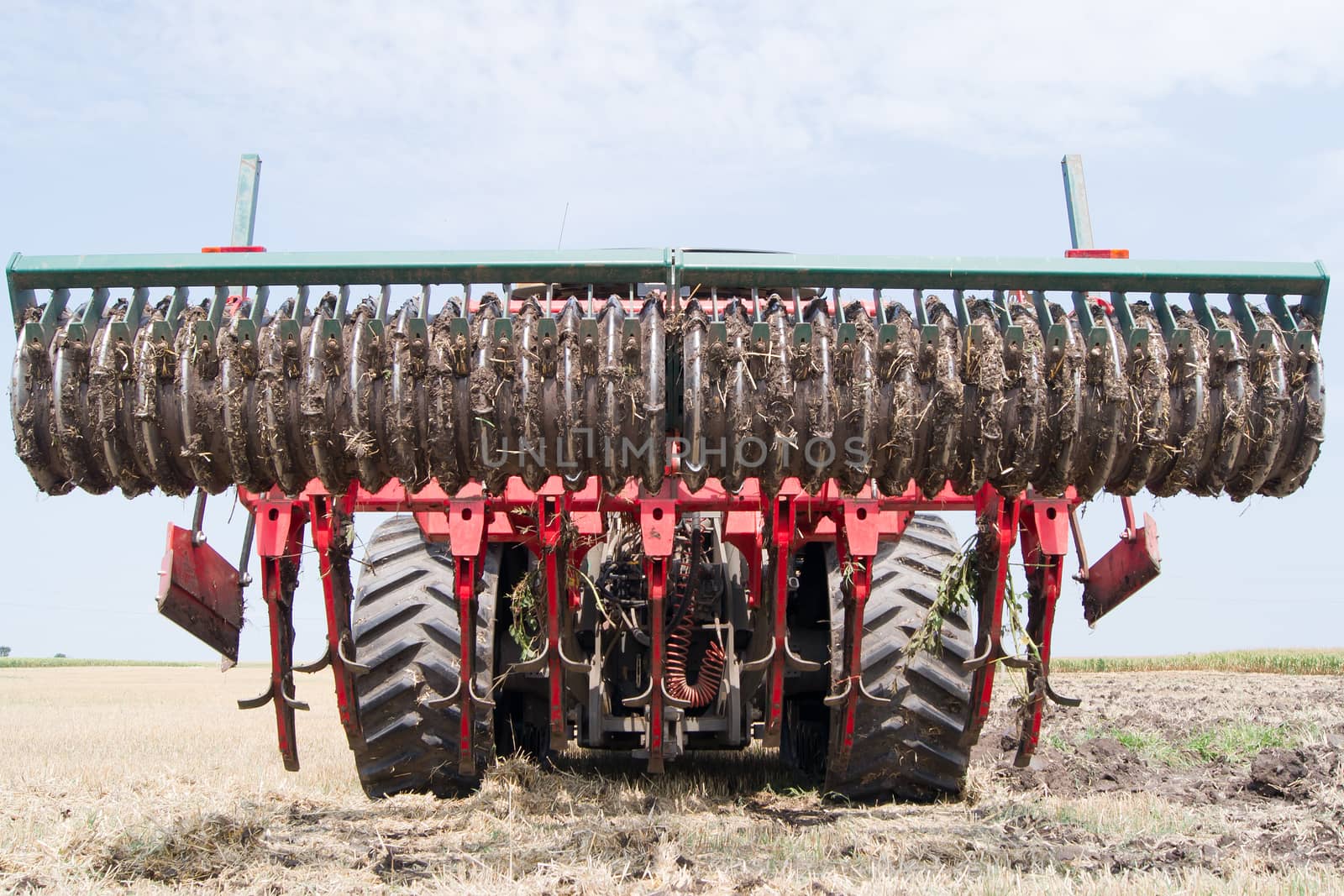 Loosening carried out in the fields of machinery.