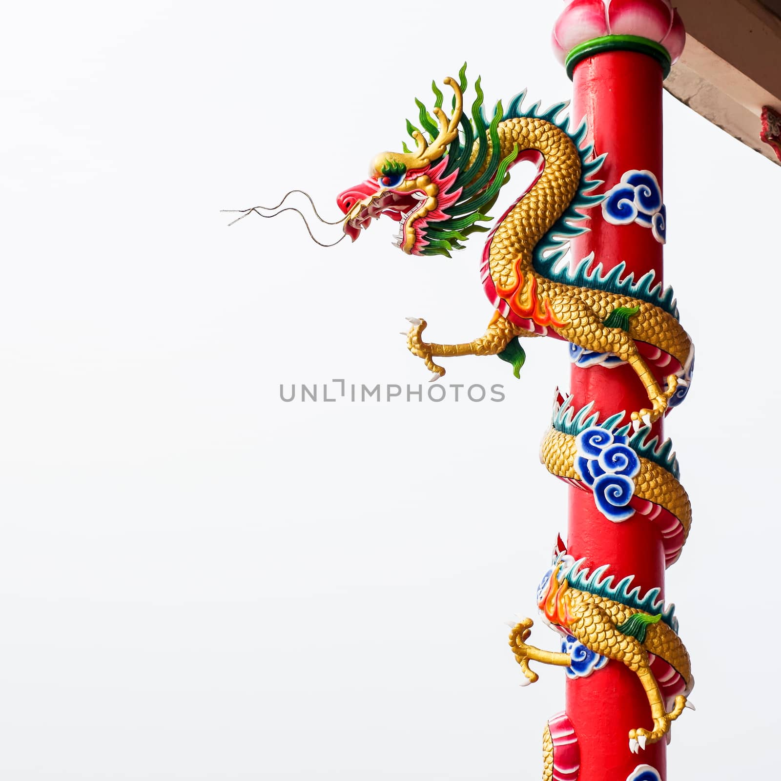 Chinese style of dragon decorate at column by pixbox77