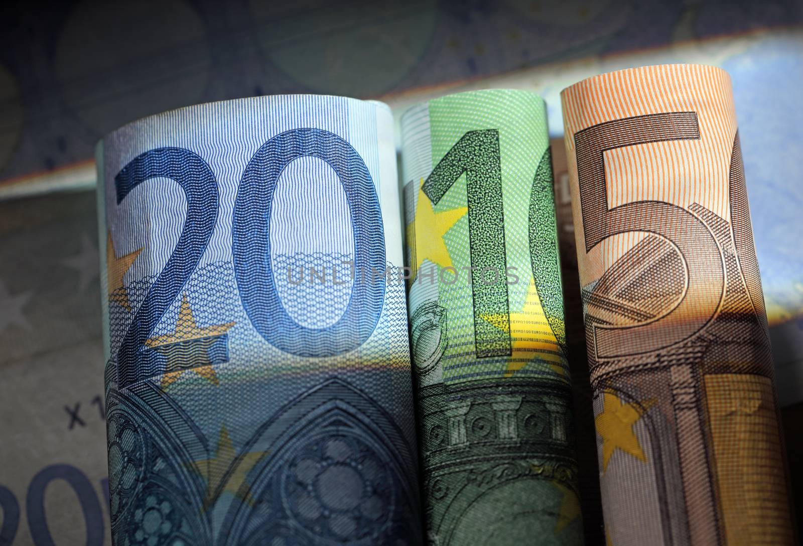 Number 2015 made of 20 euro, 100 euro and 50 euro bills.