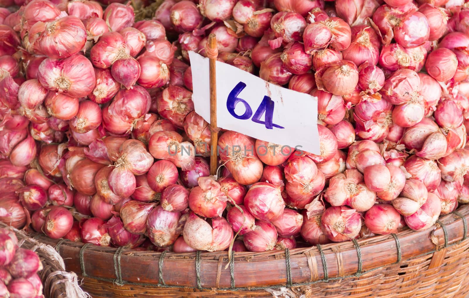 Shallot on the basket