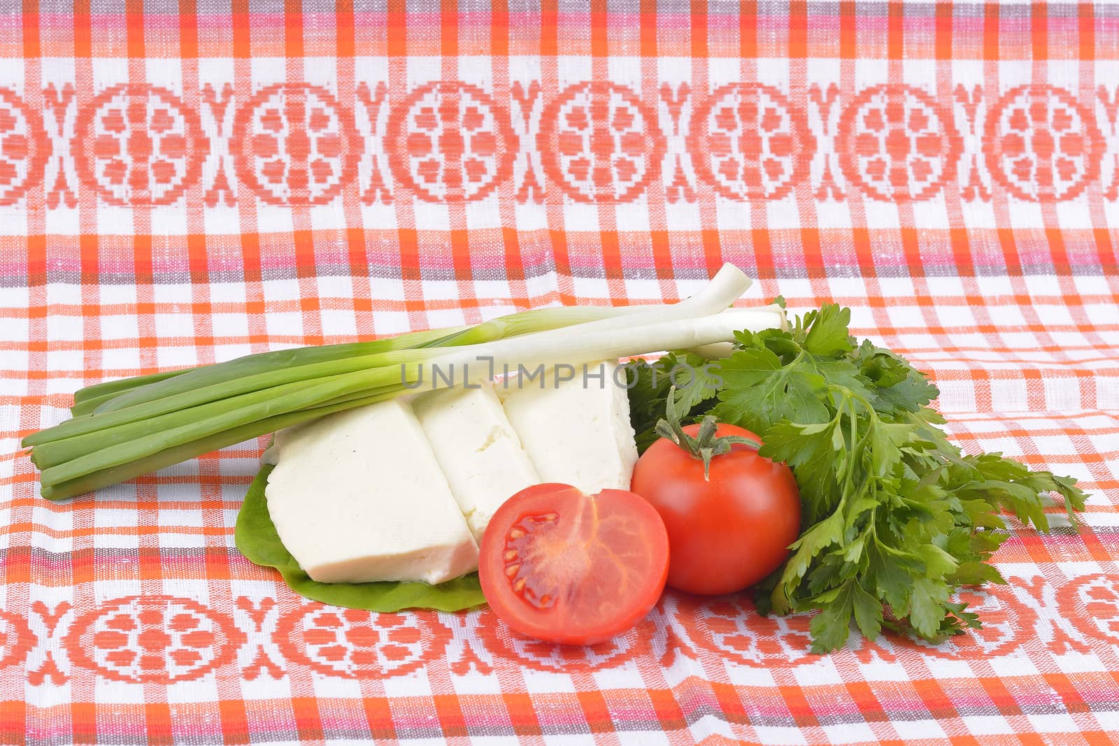  food on romanian traditional towel